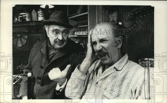 1975 Press Photo Jack Albertson and Sam Levene Stars of "Sunshine Boys"-Historic Images