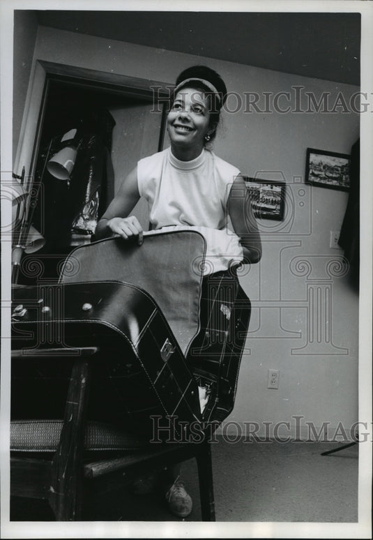 1965 Press Photo Barbara Adderley, Wife of Packers Player Herb Adderley-Historic Images