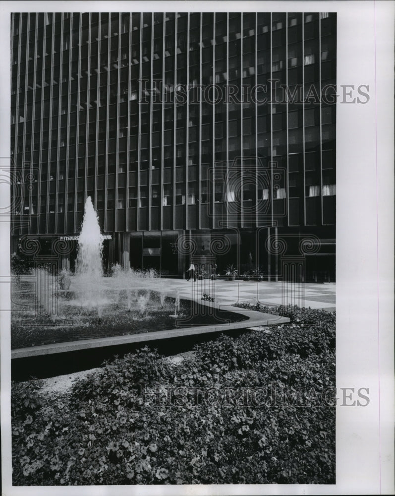 1962 Press Photo 22 stories, 16 million dollar building in Pittsburgh, Pa. - Historic Images