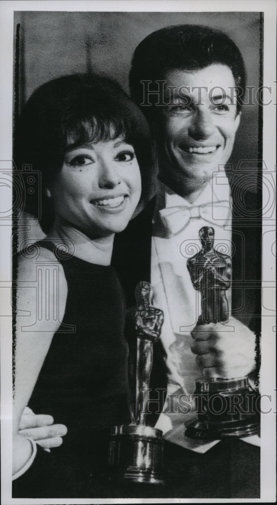 1962 Press Photo Rita Moreno and George Chakiris Being Honored - mja59794-Historic Images