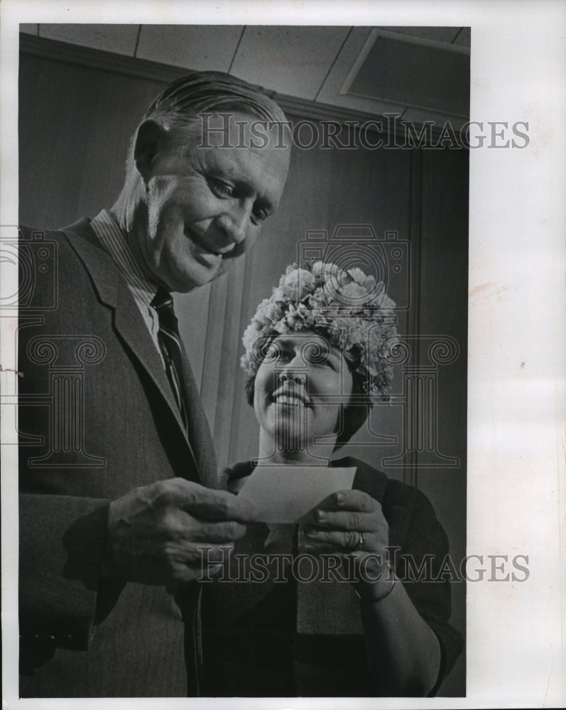 1967 Press Photo Erhard H. Beuttner Receiving Check from Mrs. William W. Baird-Historic Images