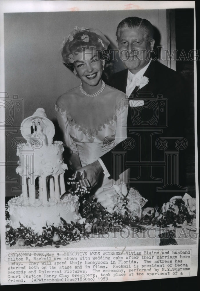 1959 Press Photo Vivian Blaine (Actress) Weds Milton R. Rackmil (Executive) - Historic Images