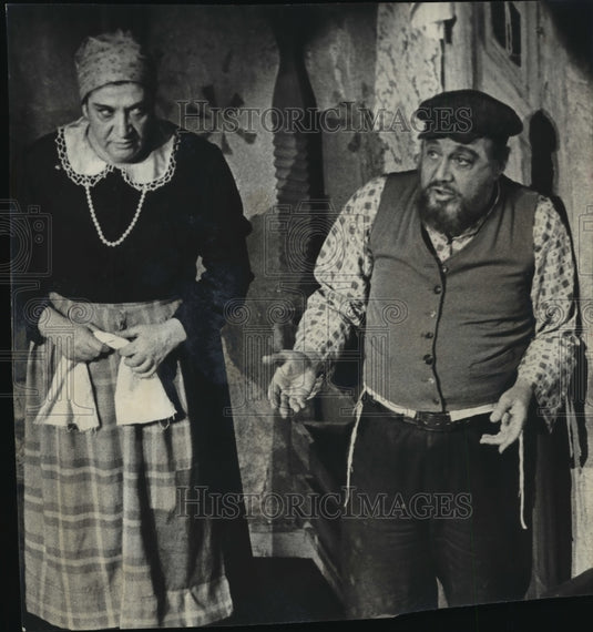 1966 Press Photo Dolores Wilson and Luther Adler Star in "Fiddler on the Roof"-Historic Images