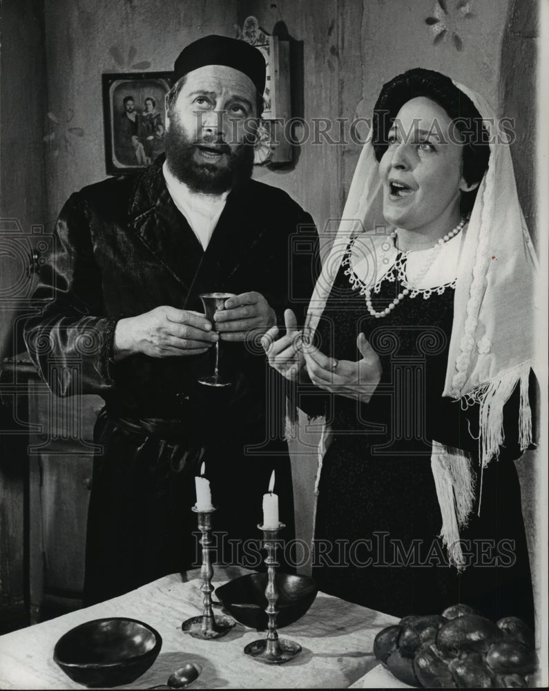 1967 Press Photo Luther Adler and Dolores Wilson in "Fiddler on the Roof"-Historic Images