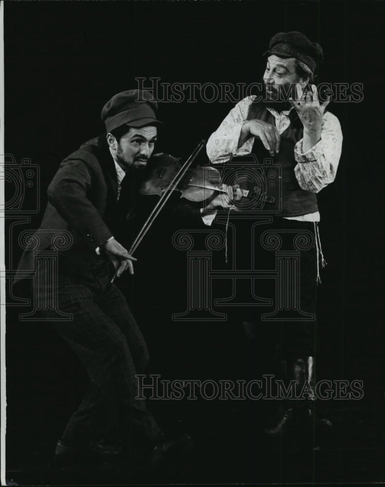 1967 Press Photo Al De Sio and Luther Adler in "Fiddler on the Roof" - mja59962-Historic Images
