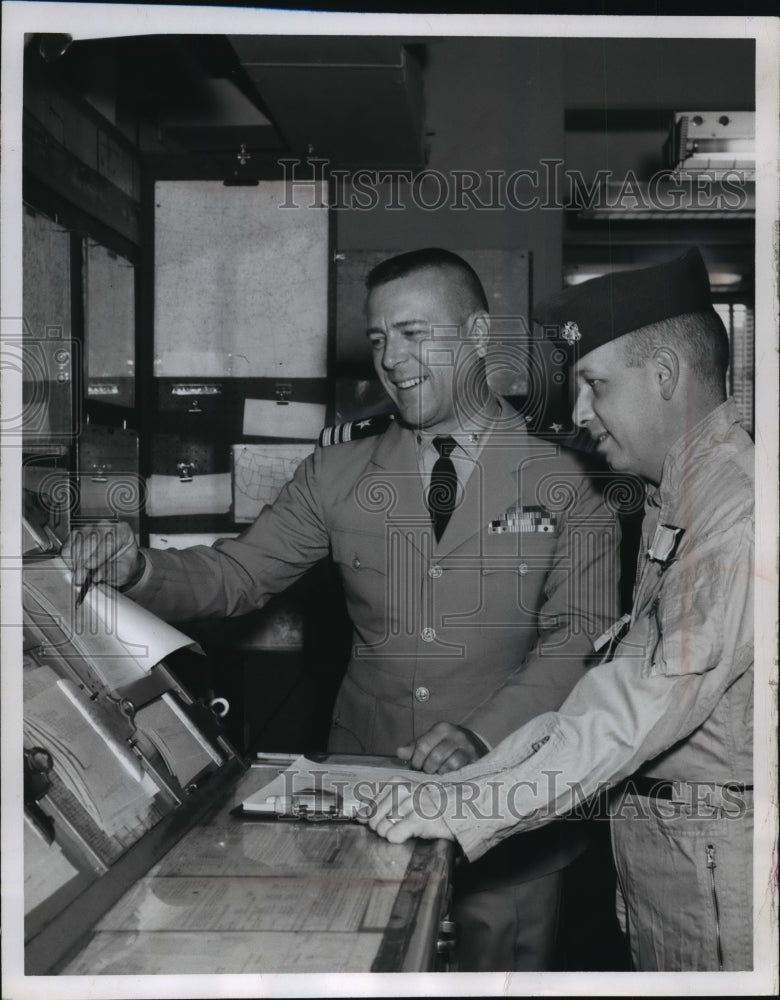 1968 Press Photo Lt. Cdr. Raymond C. Brykczynski & Lt. Bernard McSherry-weather-Historic Images