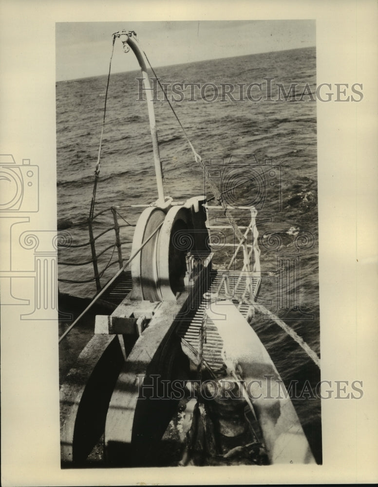 1928 Press Photo Ocean cable over stern of "Dominia" into ocean - mja60226-Historic Images