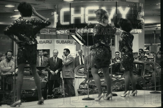 1987 Press Photo Models Dancing on Stage to Display Chevrolet Cars and Trucks-Historic Images