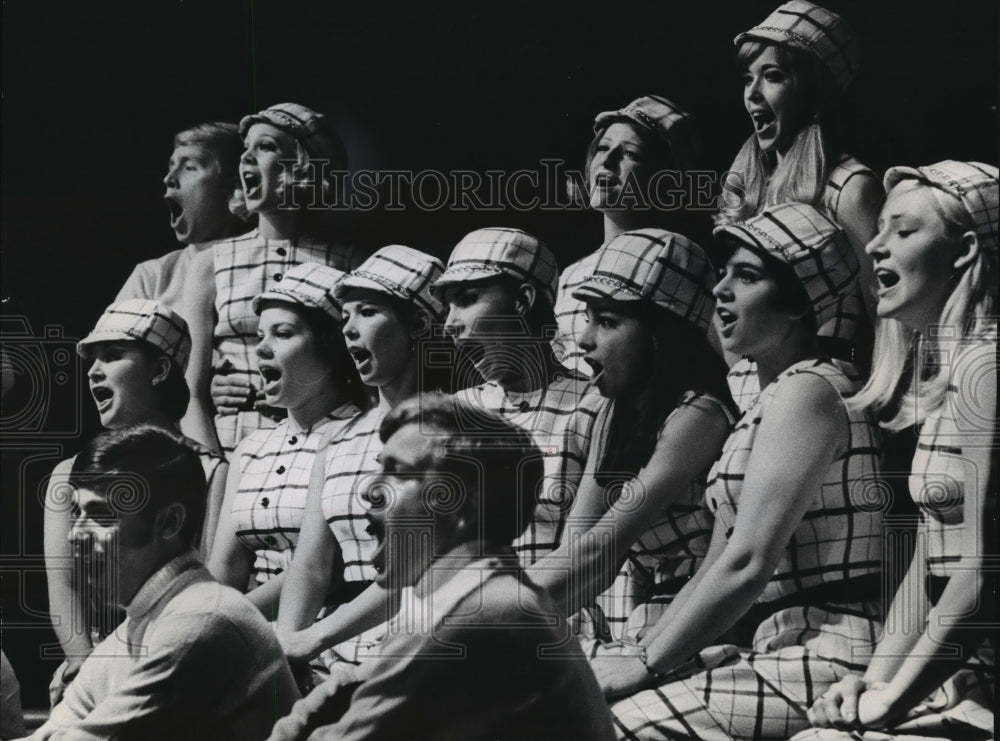 1966 Press Photo The Brothers and the Sisters Perform at B&#39;nai B&#39;rith Services- Historic Images