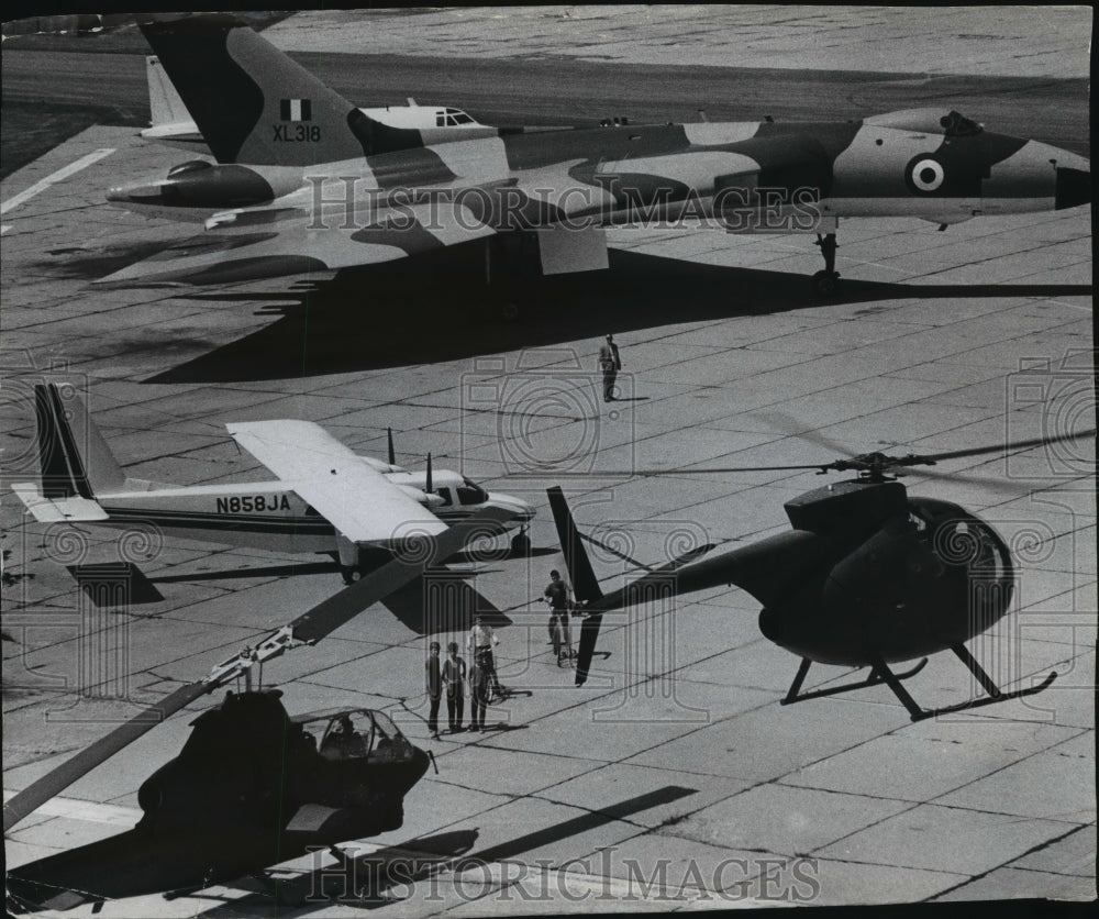 1970 Press Photo Officials Check Out Aircraft Display at Air Age '70 Show - Historic Images