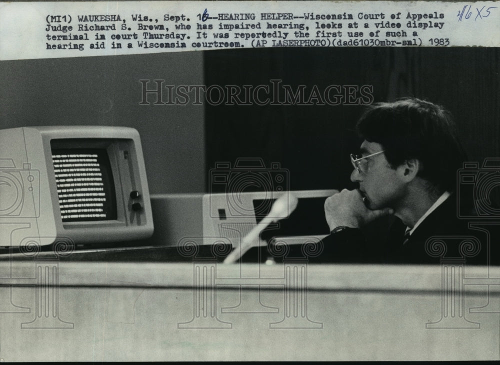 1982 Press Photo Deaf, Wisconsin, Court of Appeals Judge Richard Brown-Historic Images