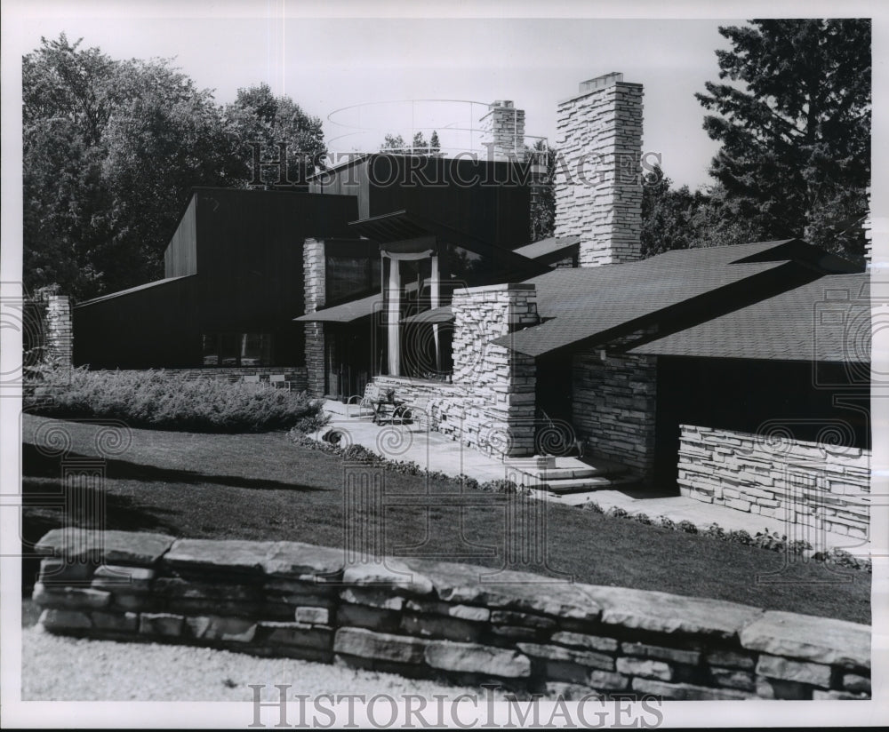 1962 Press Photo Roadstead near Fish Creek, is occupied by Mrs. J. R. Buchbinder-Historic Images