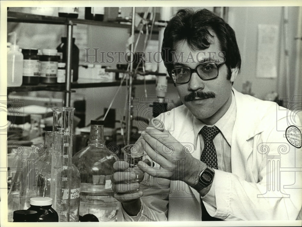 1980 Press Photo Dr. Michael Brownlee Diabetic Research - mja61269-Historic Images