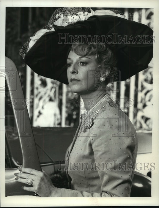 1987 Press Photo Jane Alexander Plays Gossip Columnist in "Malice in Wonderland"-Historic Images