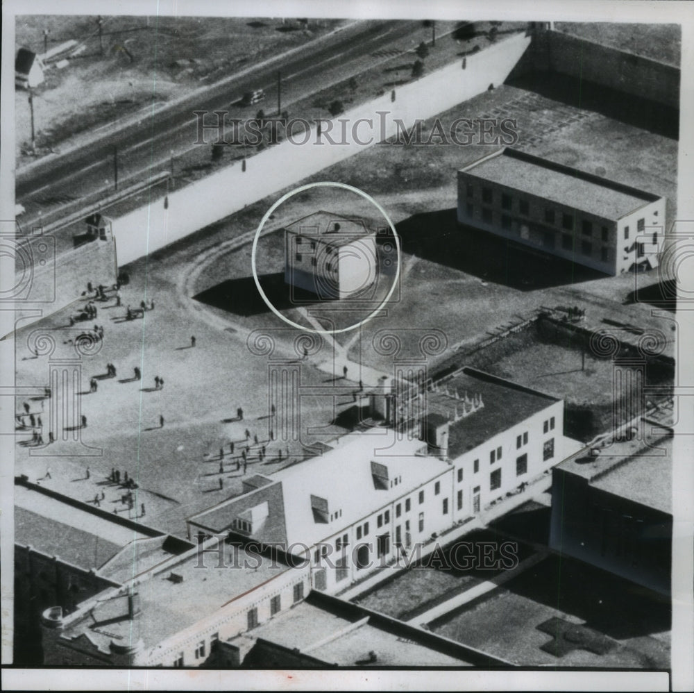 1955 Press Photo Nebraska state prison at Lincoln where inmates held siege - Historic Images