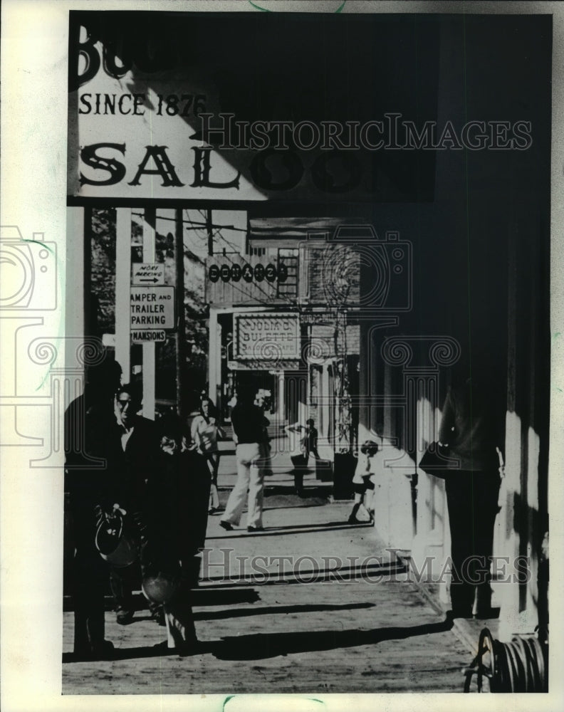 1982 Press Photo Saloon-lined American West style boardwalk of C Street Nevada-Historic Images