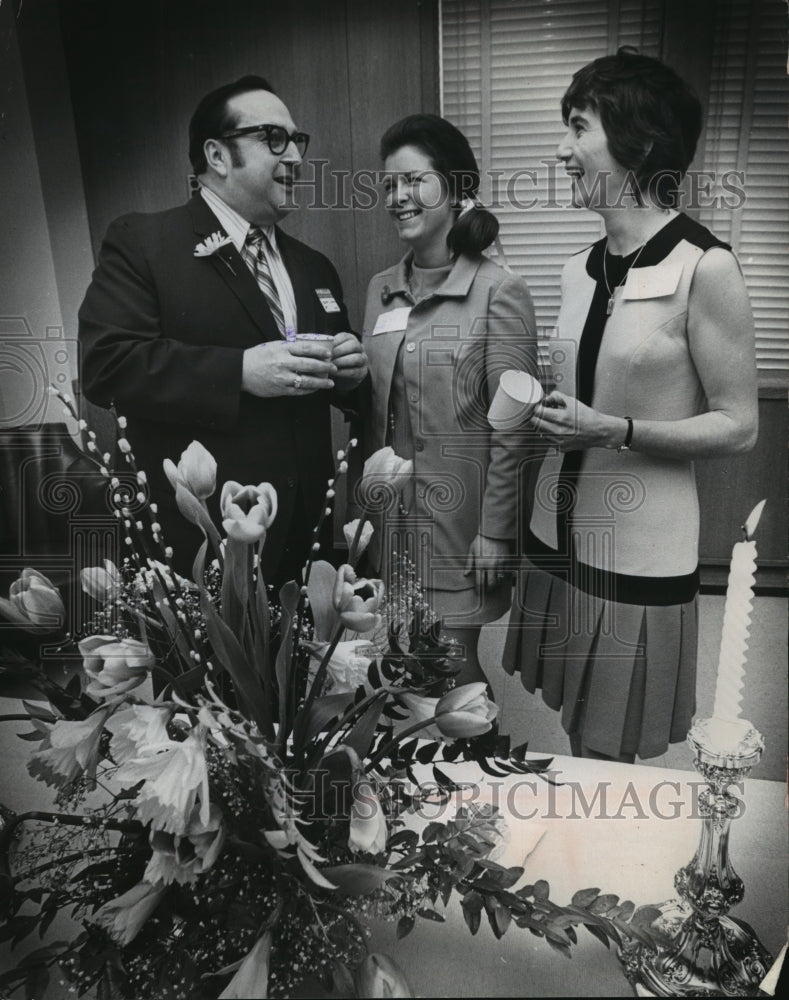 1971 The President of League of Women Voters Mrs David Kukor - Historic Images