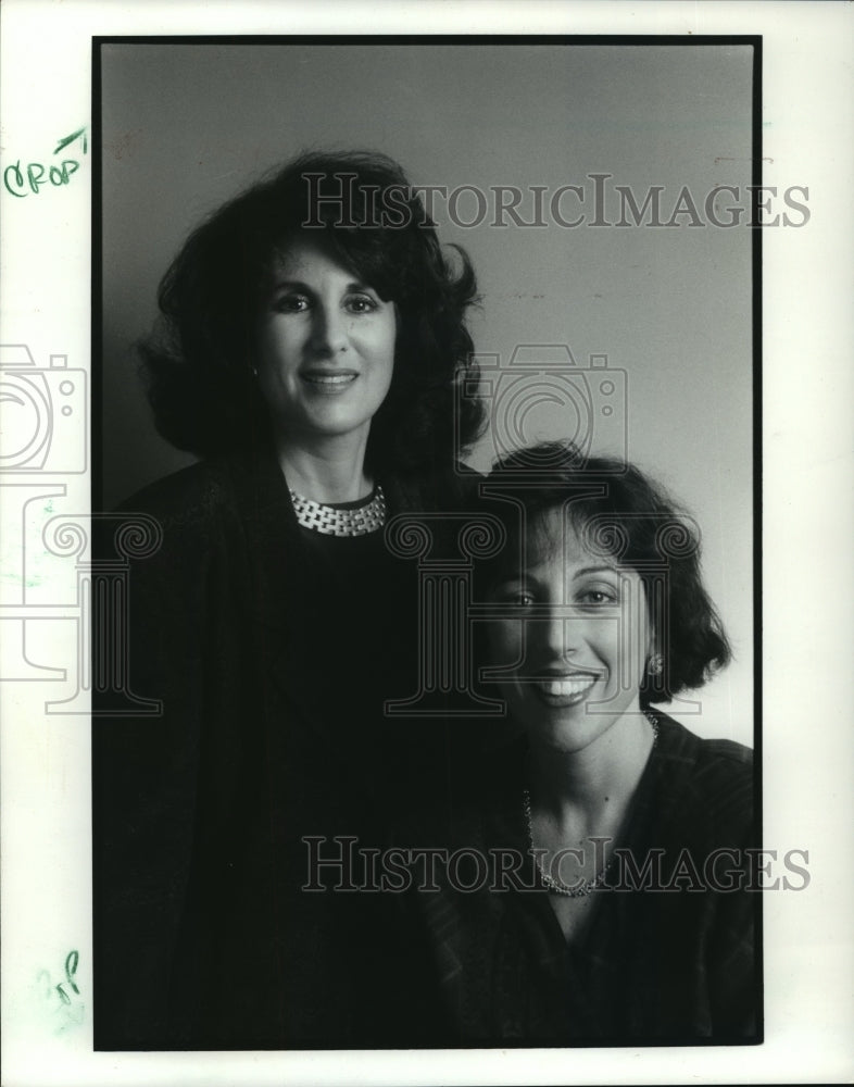 1989 Press Photo Authors Margret Crane and Barbara B. Buchholz - mja61837 - Historic Images