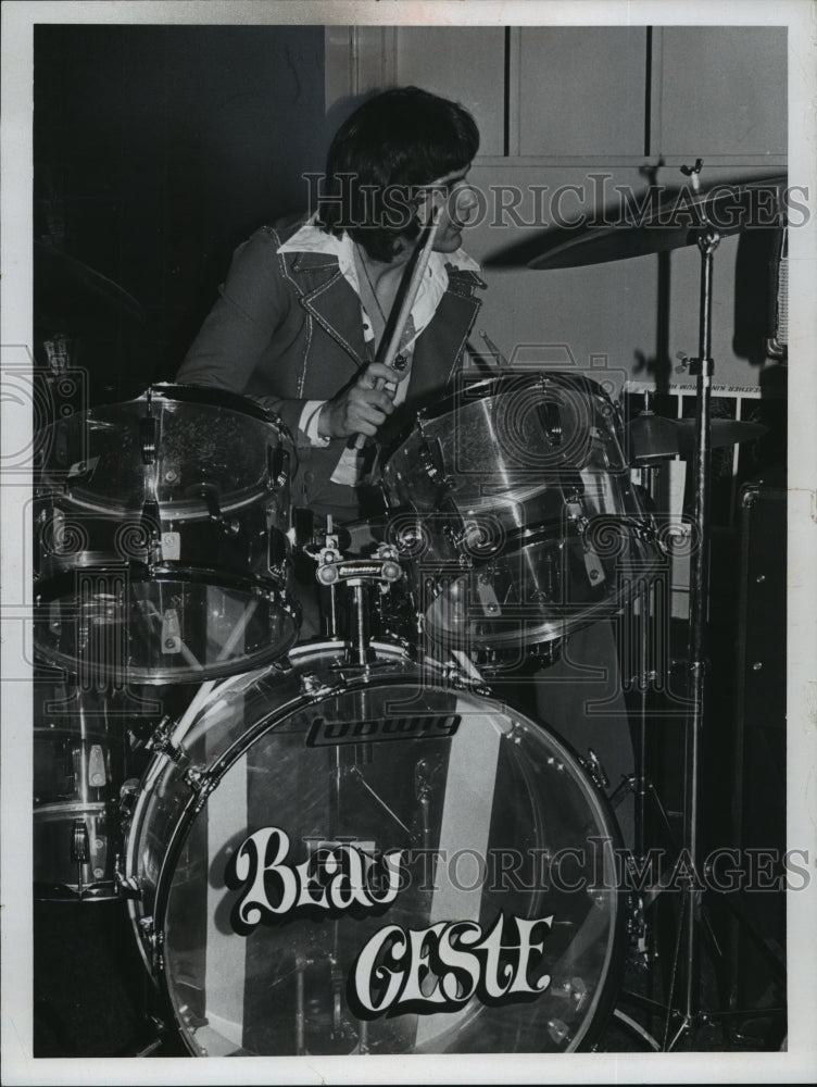 Press Photo Mike Buchholtz drummer with &quot;Beau Geste&quot; Milwaukee, Wisconsin-Historic Images