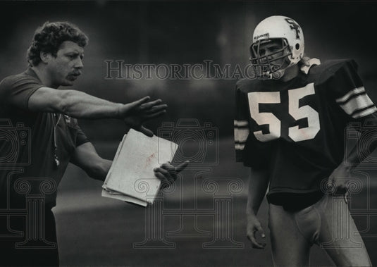 1989 Press Photo Saint Harris Football Coach Gives Speech to Player - mja62057-Historic Images