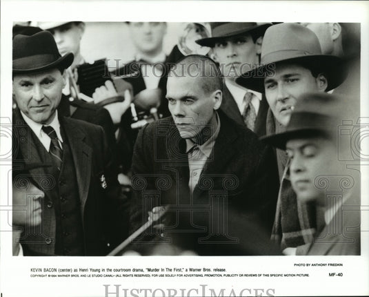1995 Press Photo Kevin Bacon as Henri Young in "Murder in the First" - Historic Images