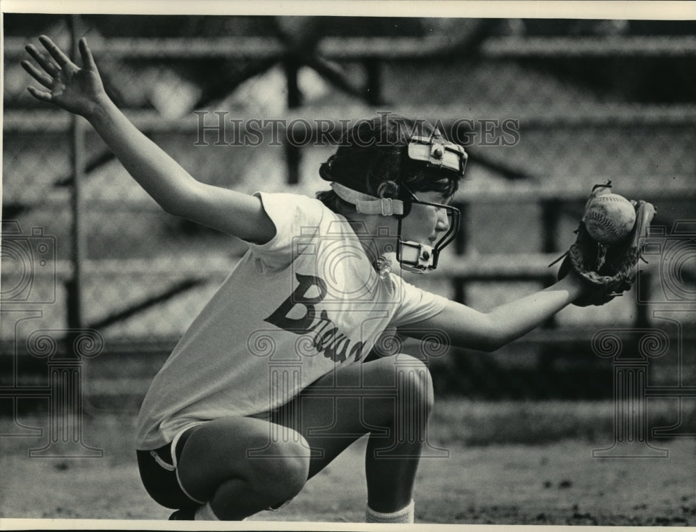1984 Press Photo Brewer catcher Lori Kubicek, 10, Slinger Little League-Historic Images