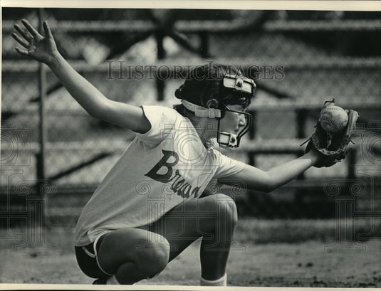 1984 Press Photo Brewer catcher Lori Kubicek, 10, Slinger Little League-Historic Images