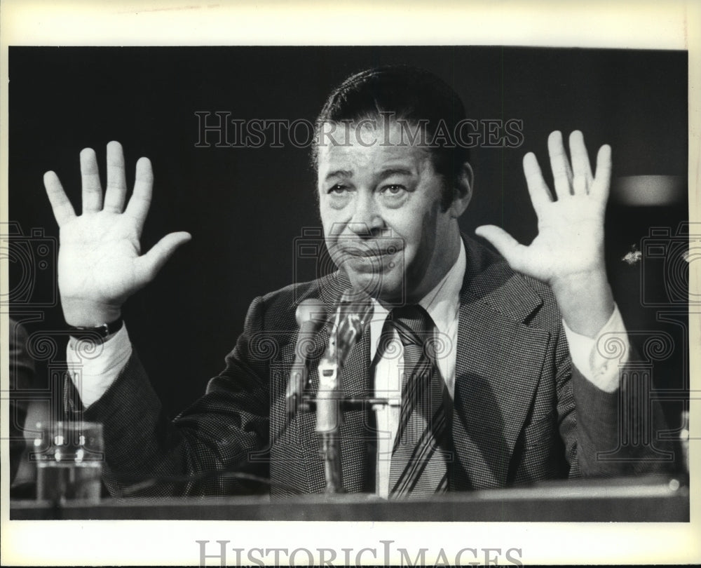 1978 Press Photo Sen. Edward Brooke Denies Thwarting Probe of Financial Affairs - Historic Images