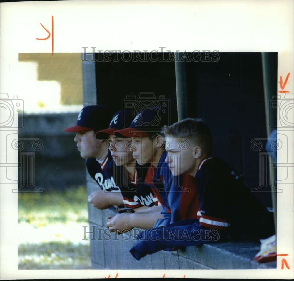 1994 Press Photo Members of the Braves Little League team - mja62656-Historic Images