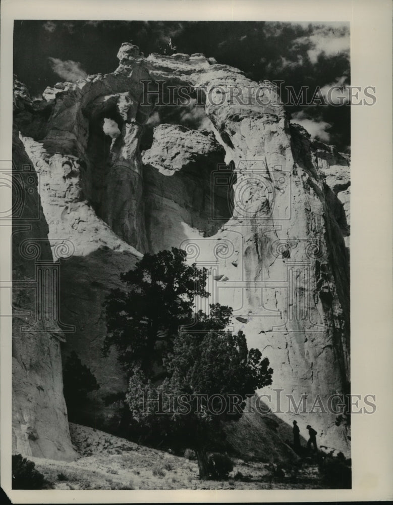 1948 Press Photo Arch Above Plain Near Bryce Canyon - mja62759-Historic Images