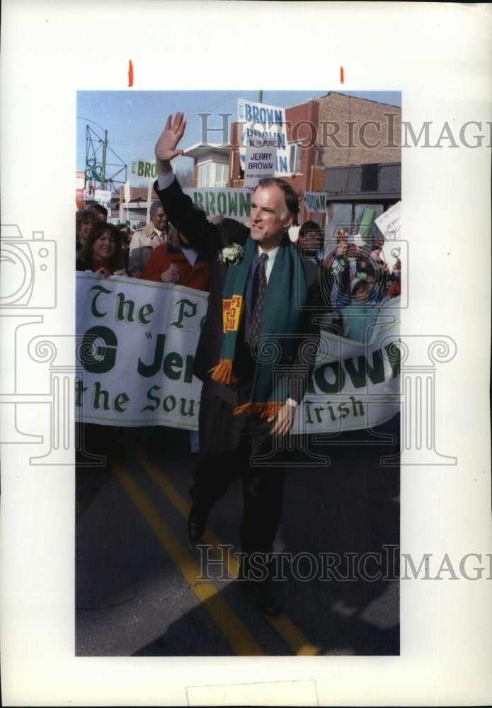 1992 Press Photo Jerry Brown, Presidential Candidate, Visits Chicago - mja62862 - Historic Images