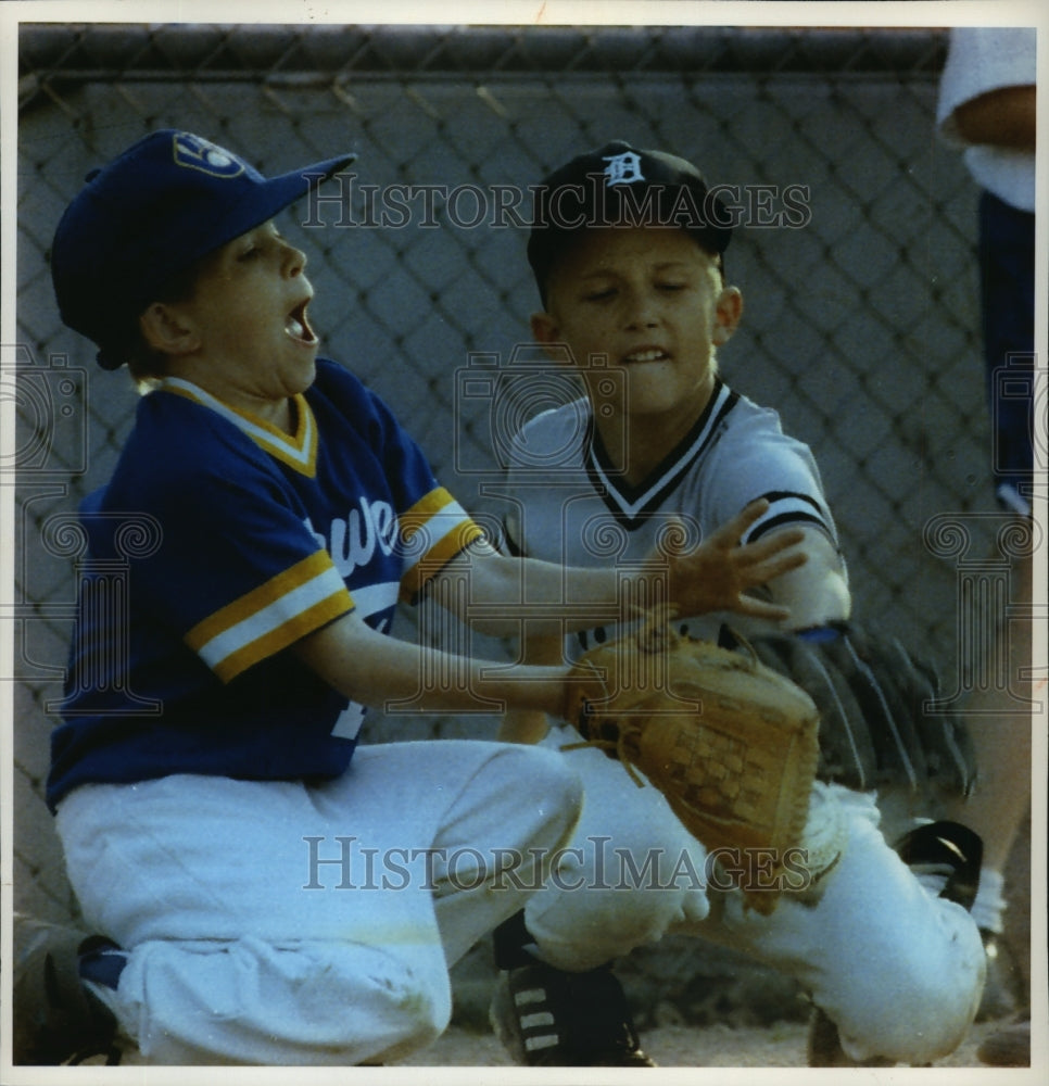 1993 Press Photo James McMaster and Brian Grueschow in Little League Game-Historic Images