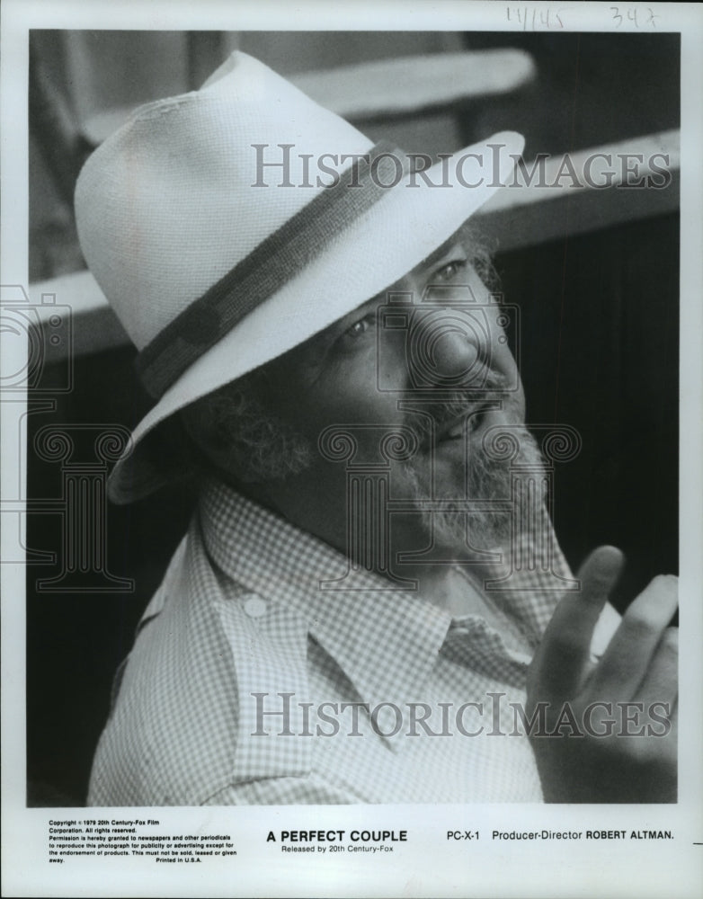 1979 Press Photo Director Robert Robert Uses Rock Group in "A Perfect Couple"-Historic Images
