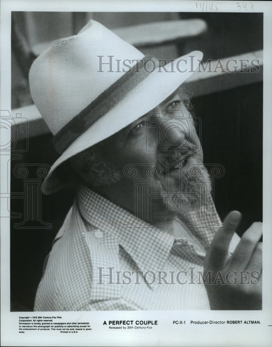 1979 Press Photo Director Robert Robert Uses Rock Group in "A Perfect Couple"-Historic Images