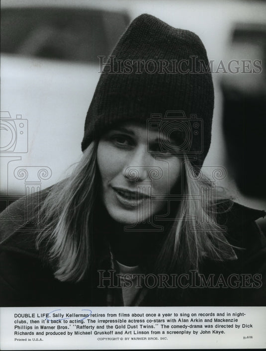 1975 Press Photo Sally Kellerman in "Rafferty and the Gold Dust Twins."-Historic Images