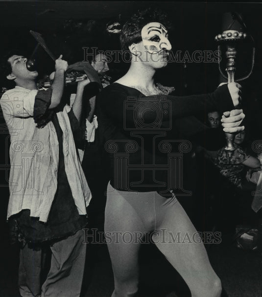 1984 Press Photo Pete Zetel, Michael Muccio, Chet Bell in Carroll College Play-Historic Images