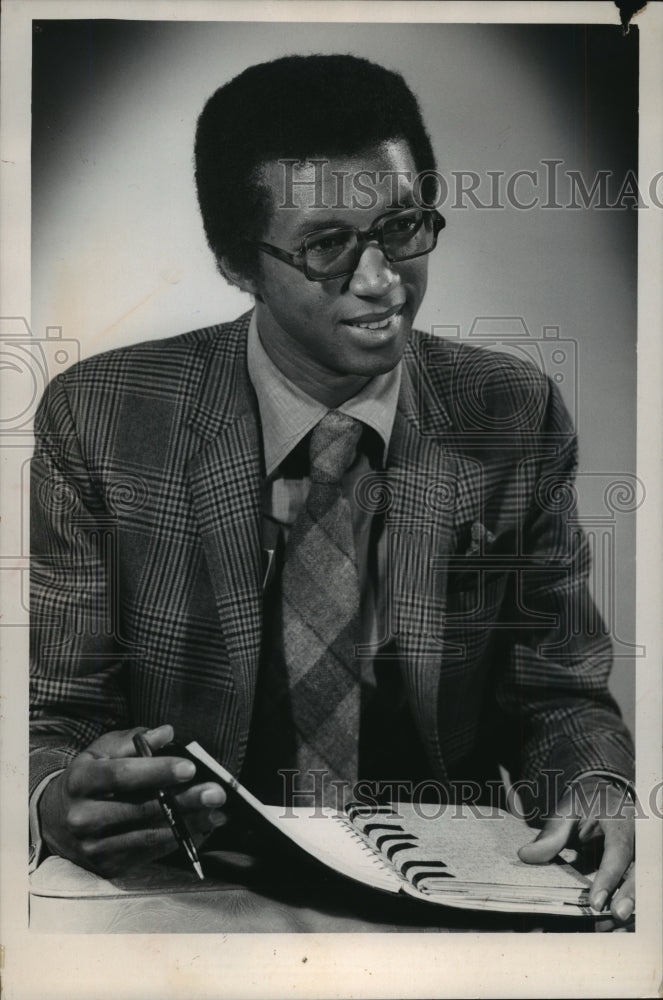 1970 Press Photo Arthur Ashe, Tennis Great, Checks Appointments - Historic Images