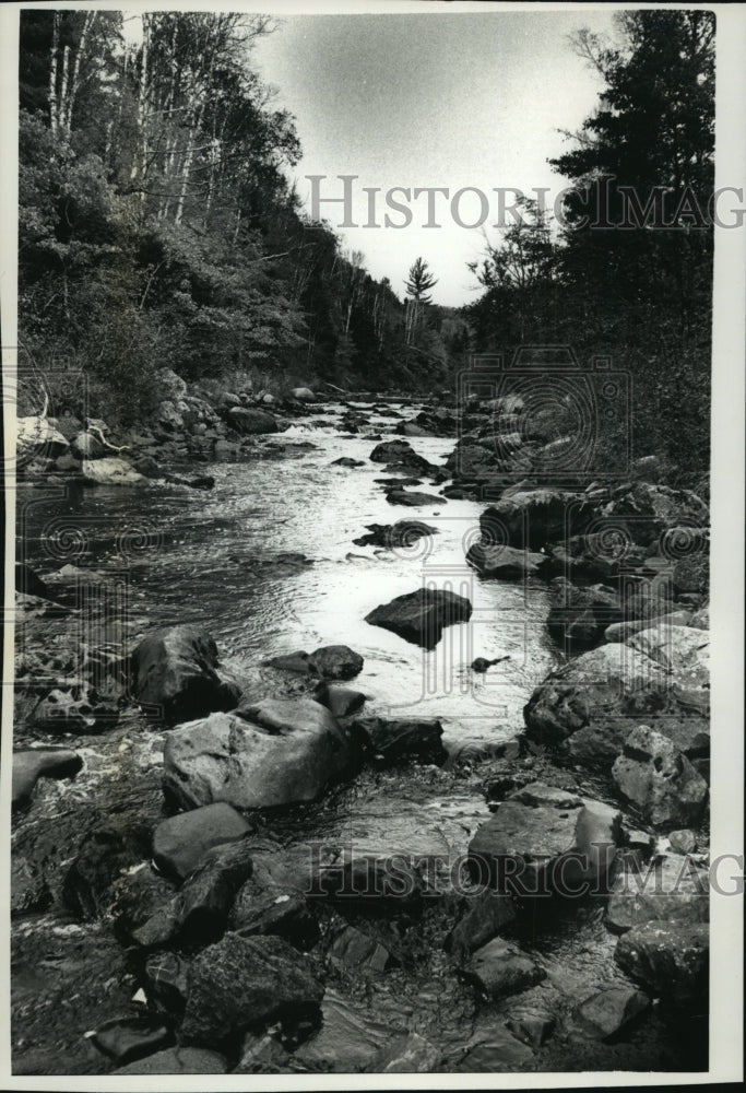 1992 Press Photo Peshekee River in Marquette County, Michigan - mja63833-Historic Images