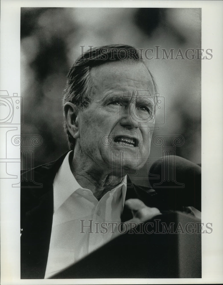 Press Photo George Bush close up at podium speech - mja63878 - Historic Images