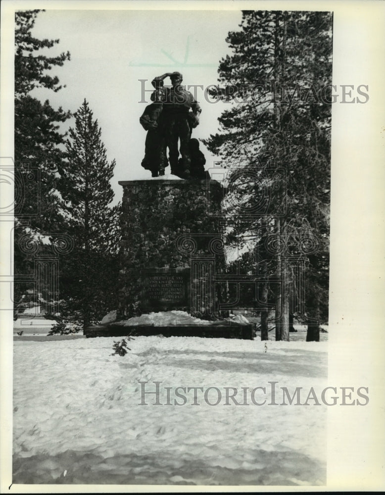 1982 Press Photo Donner Party Mountain Monument in Donner Memorial State Park - Historic Images