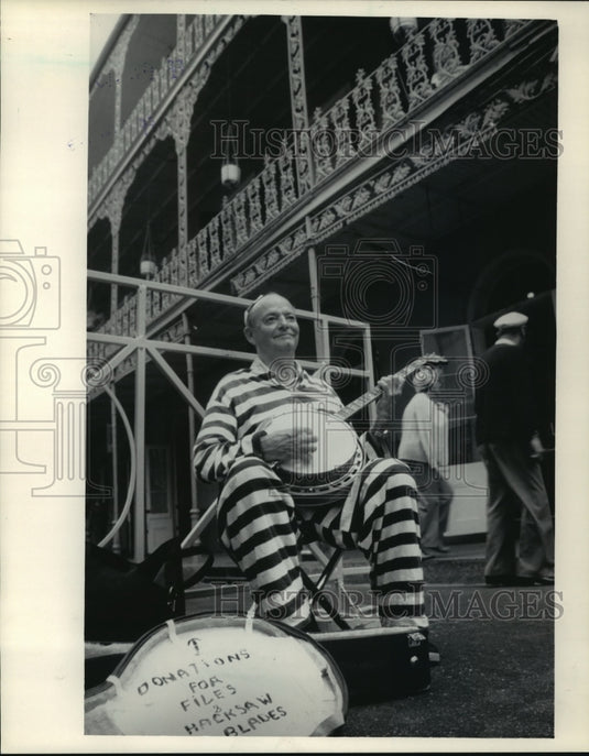 1984 Musician playing banjo on Bourbon Street in New Orleans, LA - Historic Images