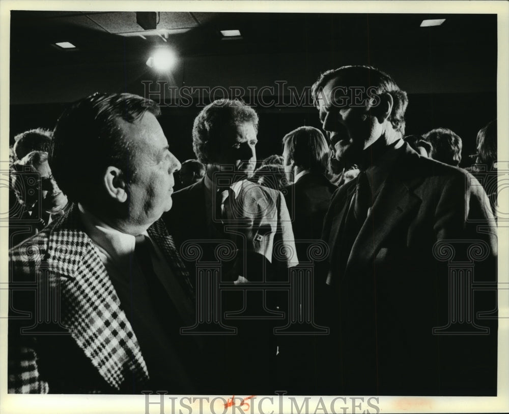 Press Photo George Busch talking in group. - mja64309-Historic Images