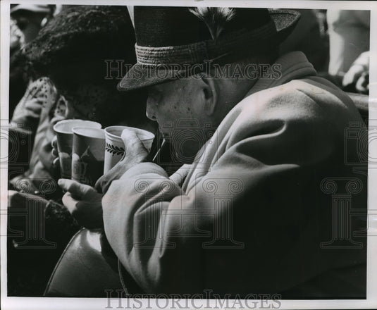1963 Press Photo Mr. and Mrs. Orville Wieland at Milwaukee Braves game opening-Historic Images