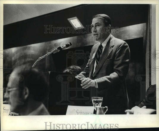 1982 Press Photo Charles A. Carey Speaksto State Food Processors. - mja64472-Historic Images