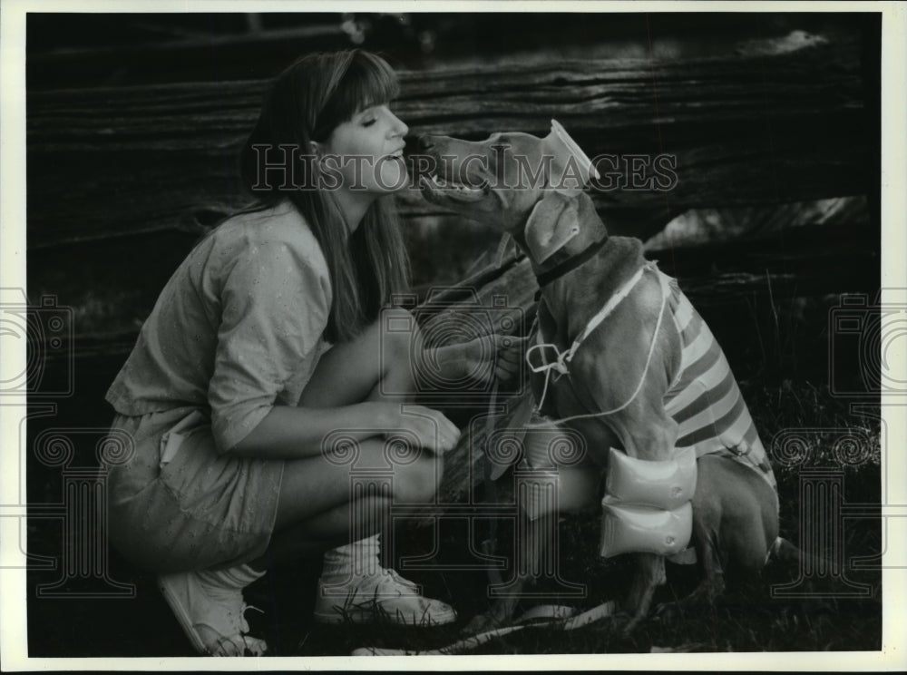 1994 Press Photo Lynne Pliner and Her Dog at the Cedarburg Funniest Dog Contest - Historic Images
