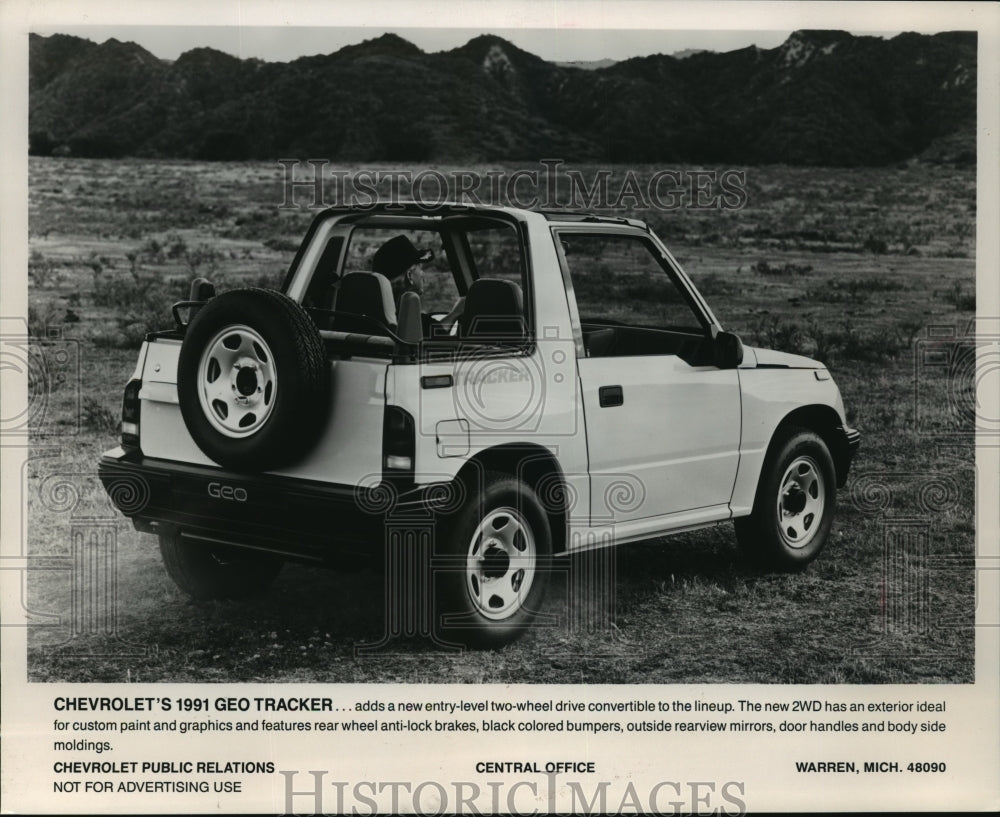 1991 Press Photo The Chevrolet Geo Tracker Two Wheel Drive Convertible-Historic Images