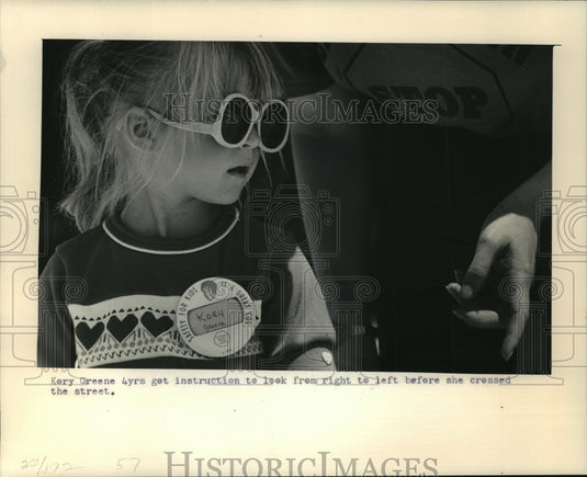 1986 Press Photo Kory Greene told to look left and right before crossing street.-Historic Images