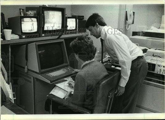 1985 Press Photo Scott Tashman and Ramona Hicks in Hospital's Gait Lab-Historic Images