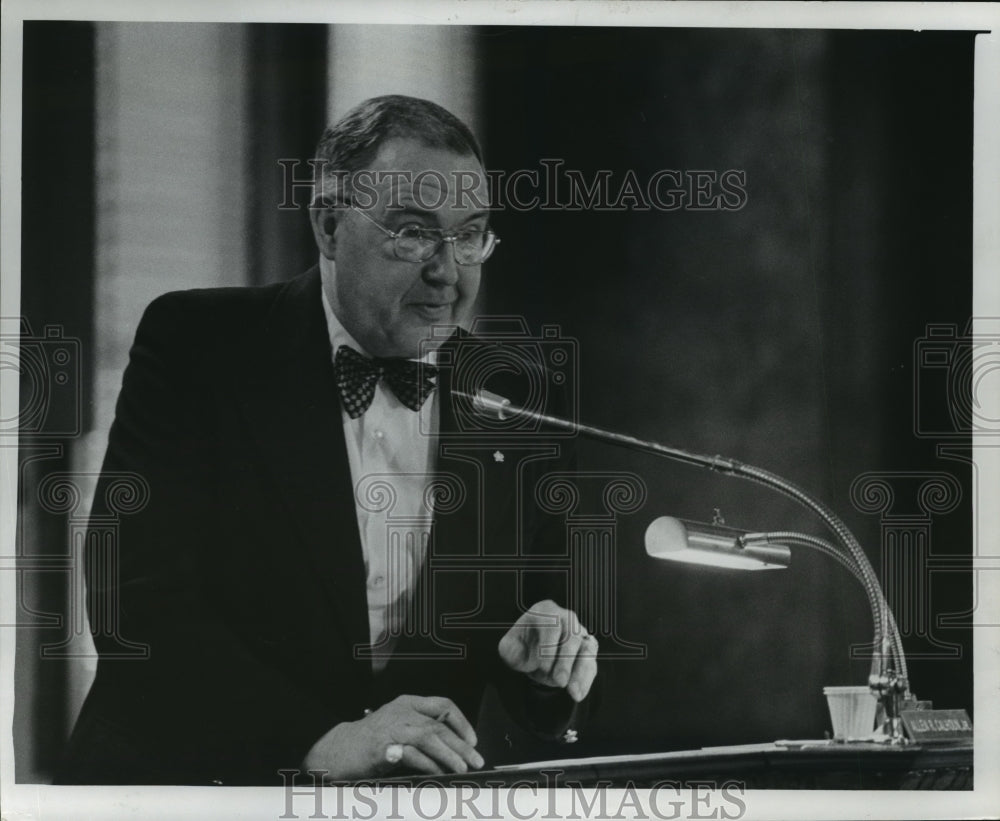 1976 Press Photo Allen R Calhoun Jr. a City Clerk, Milwaukee - mja65327 - Historic Images