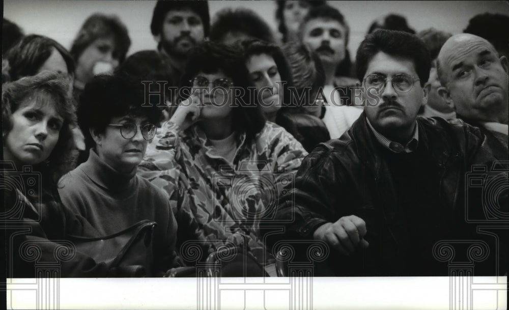 1994 Press Photo Cedarburg-School District Discusses Emotional Topic - mja65437-Historic Images